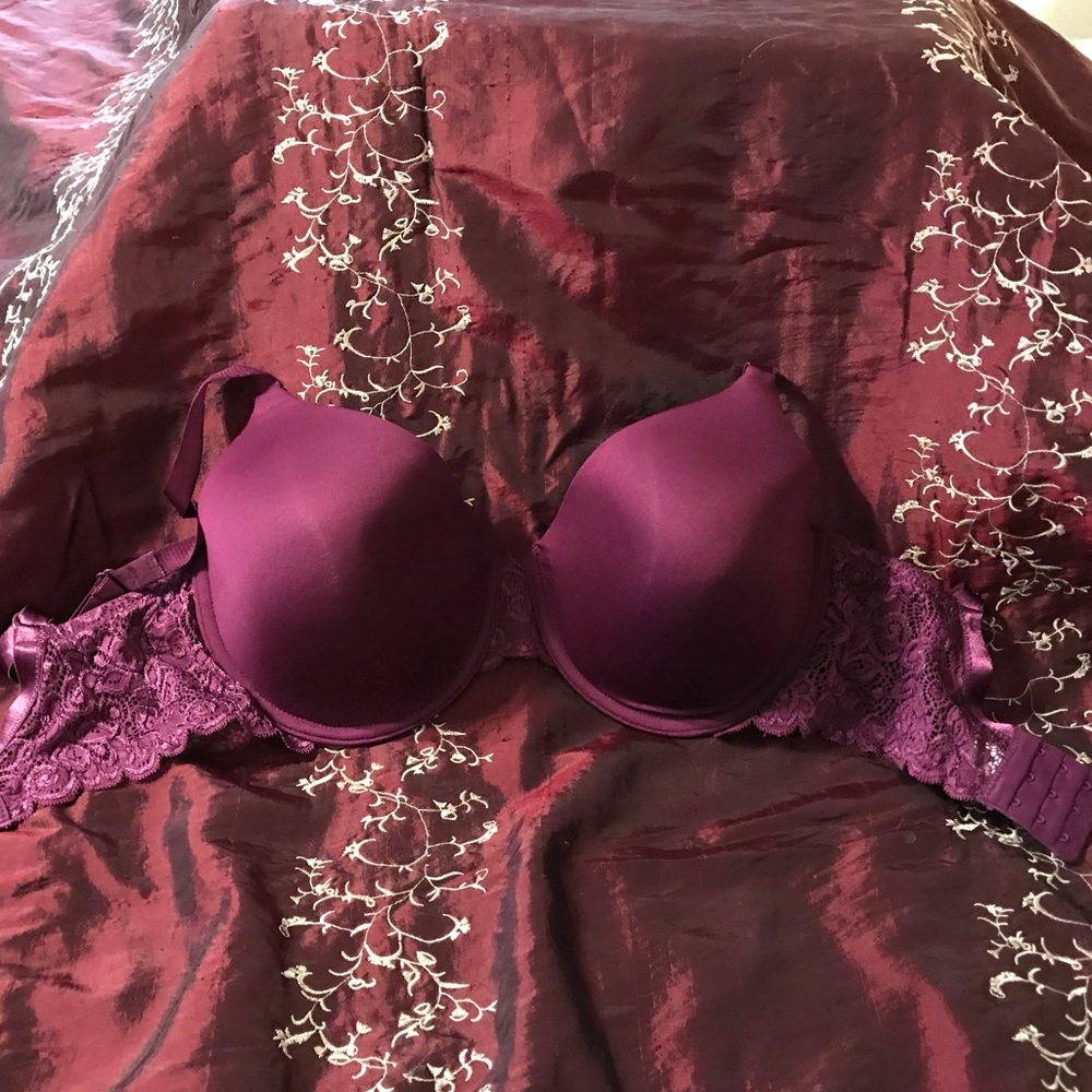 36DD Maidenform bra